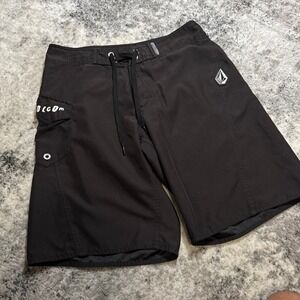 Volcom Mens Black Board Shorts Size 32 Cargo Pocket Swim Trunks Surf Shorts